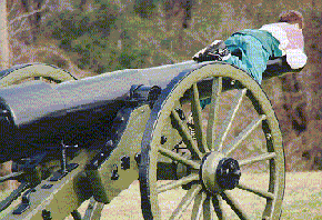 Duncan examining a cannon at Vicksburg