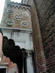 11th - 13th Century molds on Church of the Carmini.  (Is that anything like "Crimini!"?)
